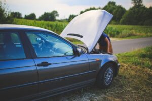 What To Do When You’re Alone And Your Car Breaks Down