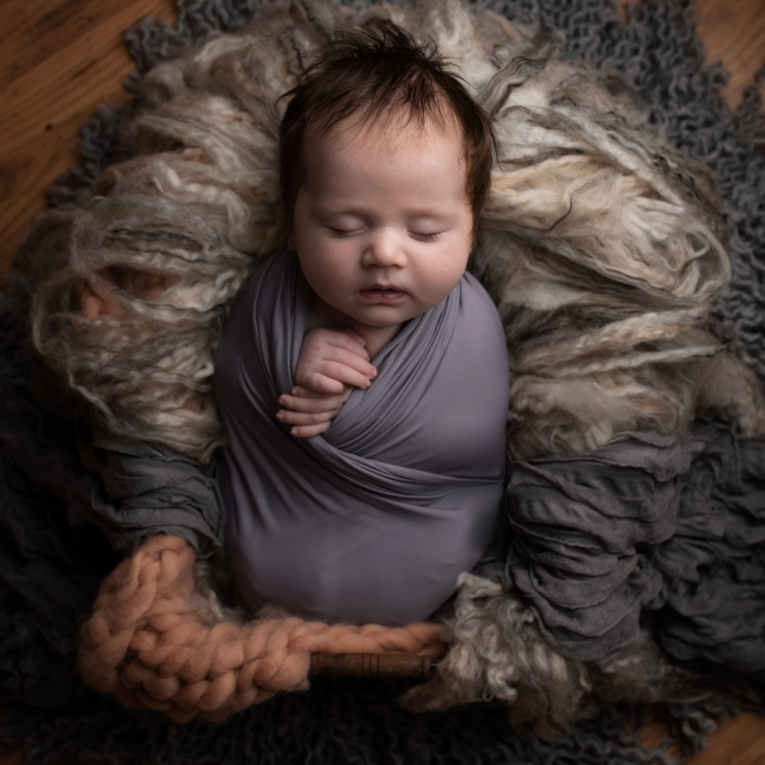 9 Awesome Advantages of Swaddling a Baby