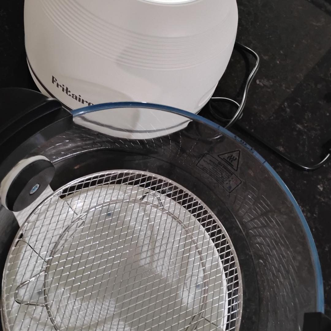 Fritaire Air Fryer: The Sleek, Self-Cleaning Kitchen Upgrade You Didn’t Know You Needed