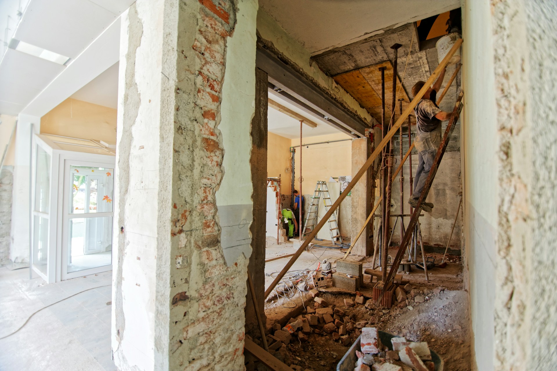 3 Practical Tips to Plan a Less Stressful Renovation on a Budget